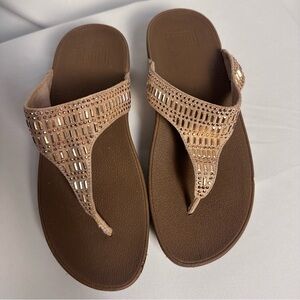 FitFlop Incastone Women’s sz 7 Studded Thong Sandals Suede Wedge Slide Rose Gold